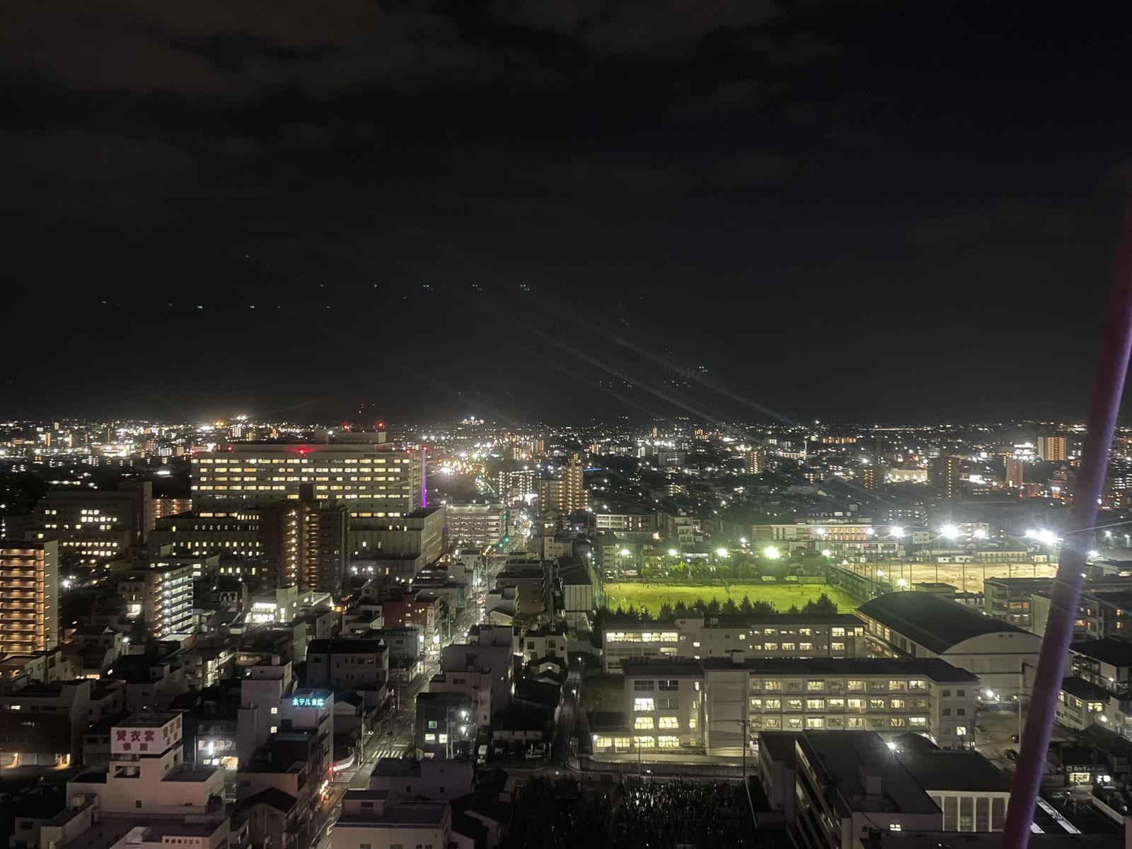 ゴンドラから見下ろした松山市の夜景